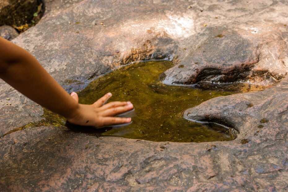 human footprints at dinosaur valley state park